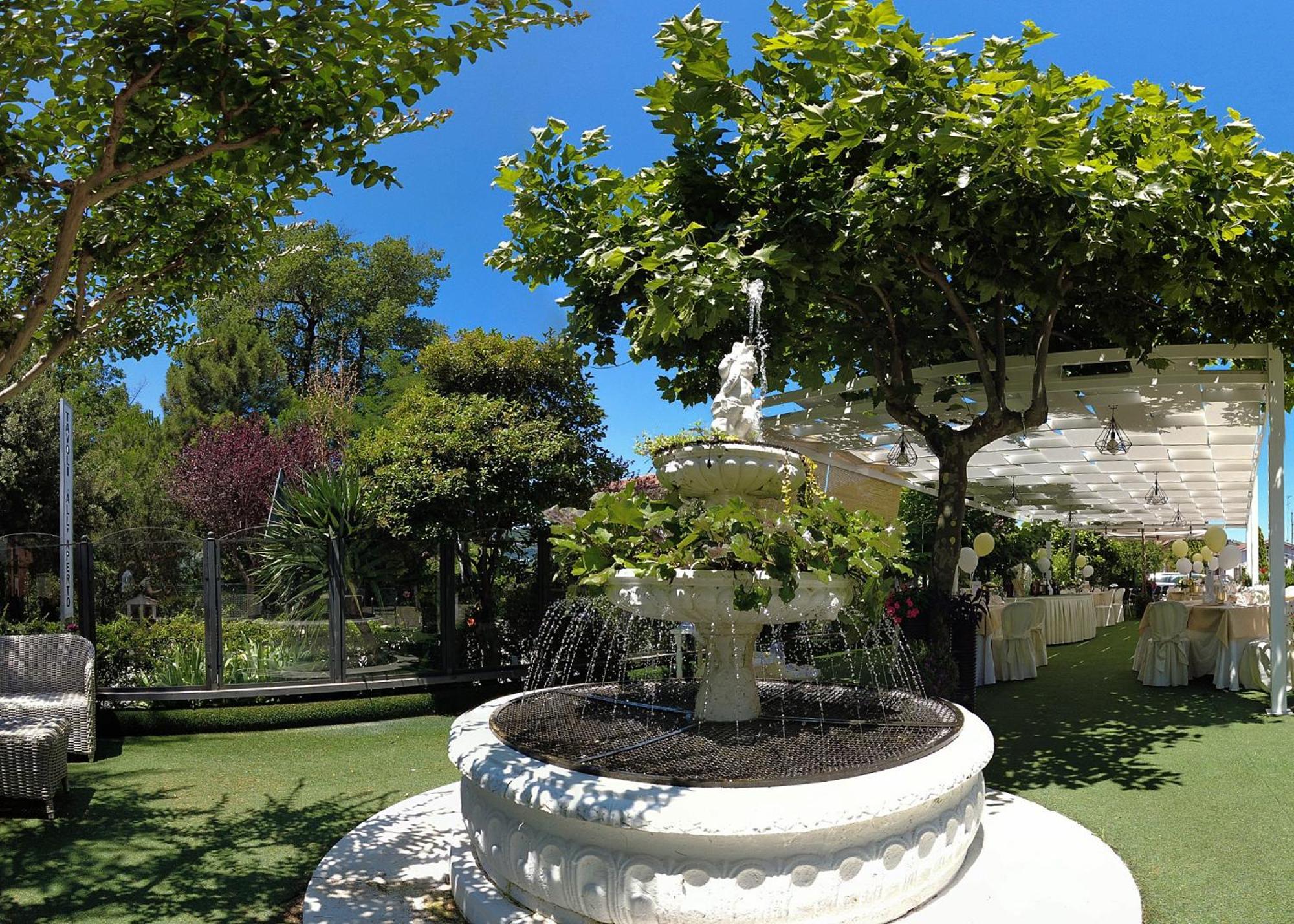 Ristorante Albergo Gerardo Di Masi Caposele Εξωτερικό φωτογραφία