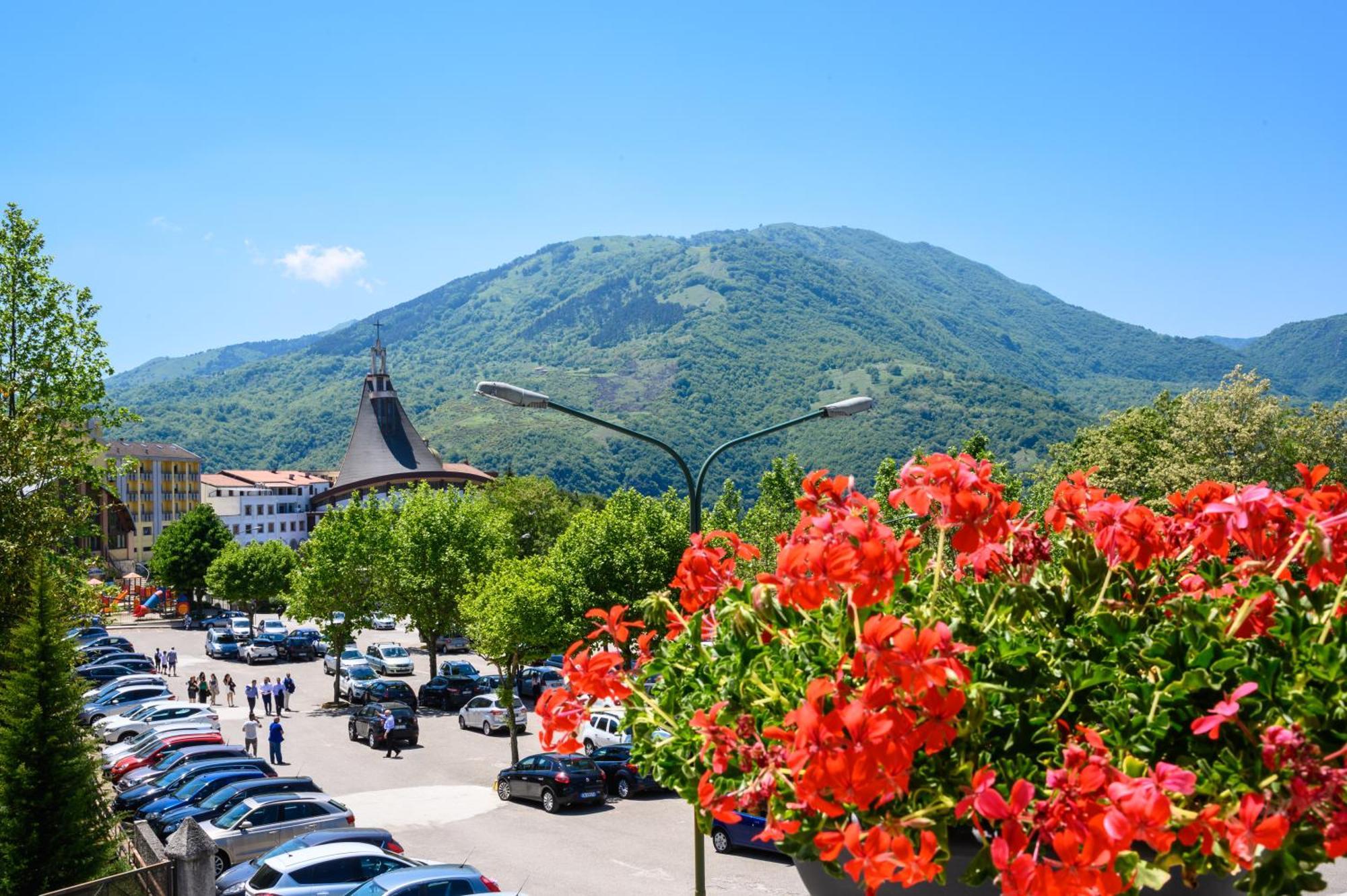 Ristorante Albergo Gerardo Di Masi Caposele Εξωτερικό φωτογραφία