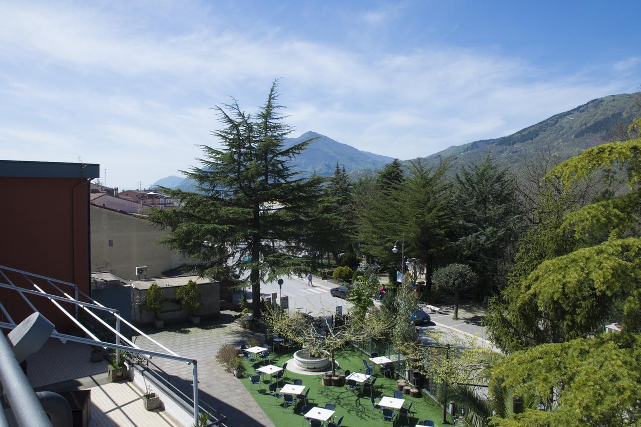 Ristorante Albergo Gerardo Di Masi Caposele Εξωτερικό φωτογραφία